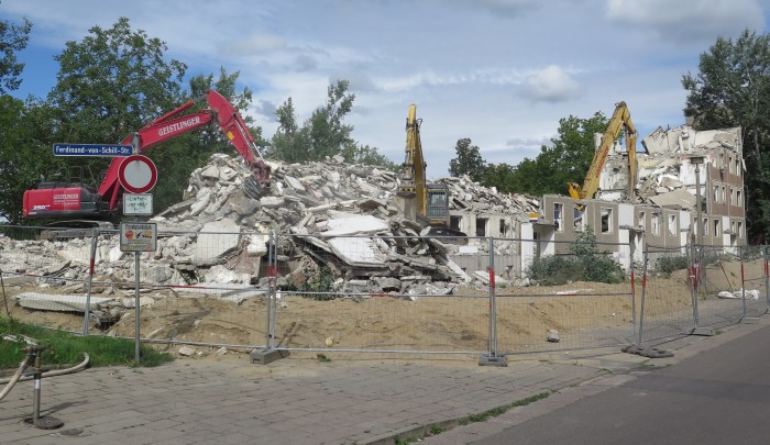 B_2020/2020_09_01_Friedenshoehe_Abriss_w.JPG