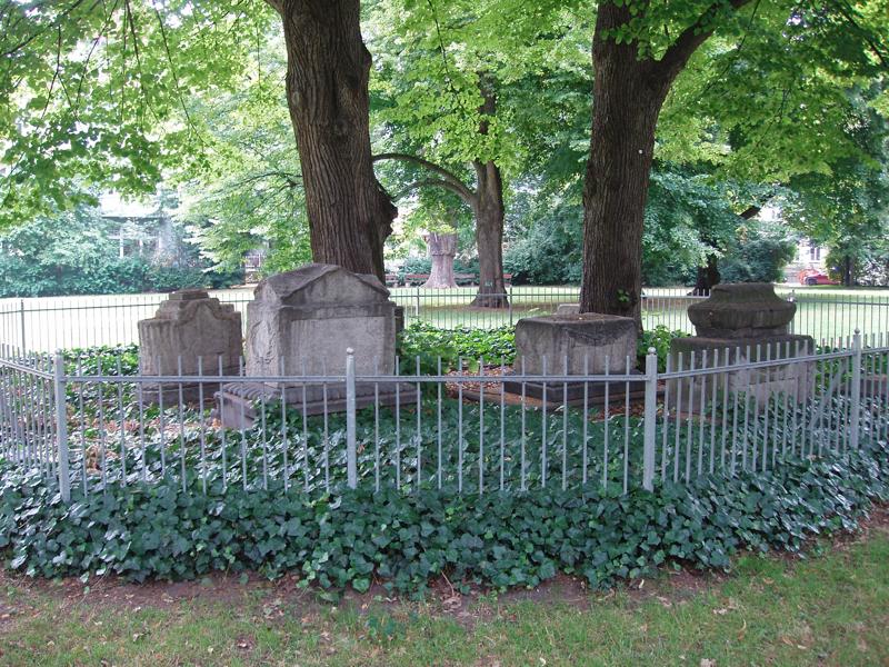 Grabanlage der Familie Schneider